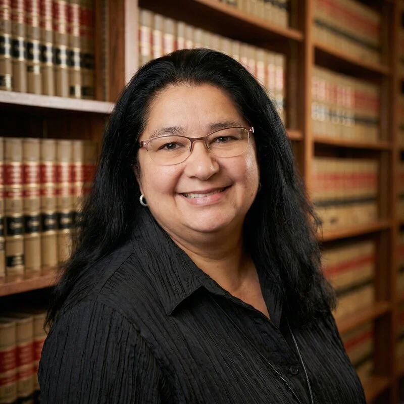 Yasemin Lutz - Rechtsanwalts- und Notarfachangestellte SCHILLING Rechtsanwälte Bad Homburg, Kanzleiorganisation und Mandantenservice